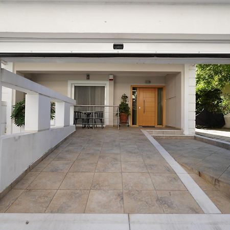 Garden Apartment Next To The Mall -Private Parking アテネ エクステリア 写真