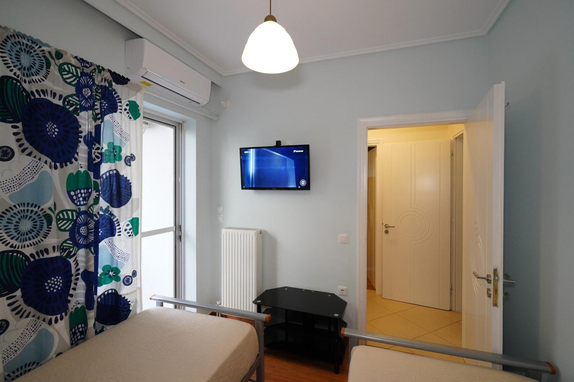 Garden Apartment Next To The Mall -Private Parking アテネ エクステリア 写真