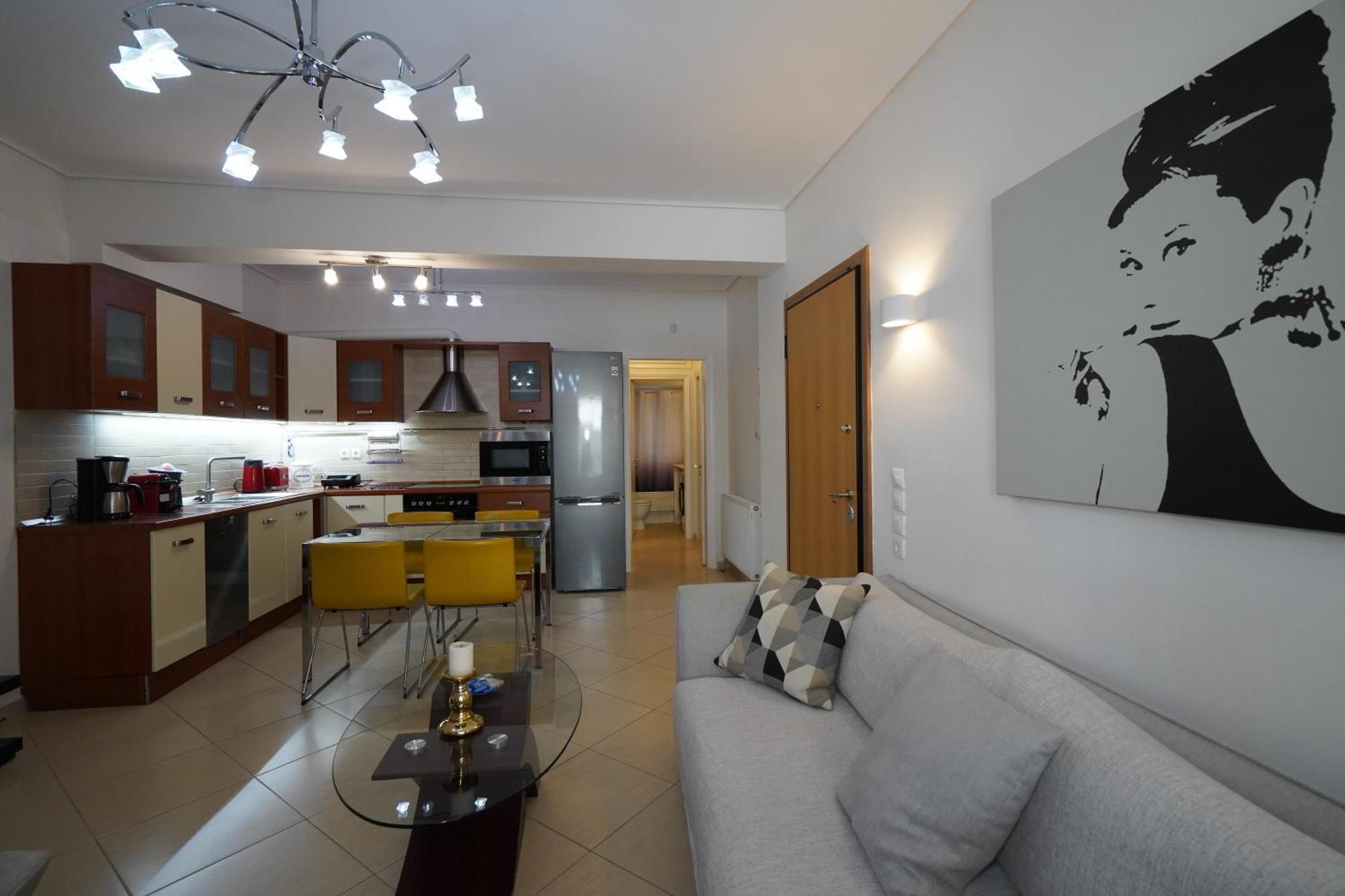 Garden Apartment Next To The Mall -Private Parking アテネ エクステリア 写真