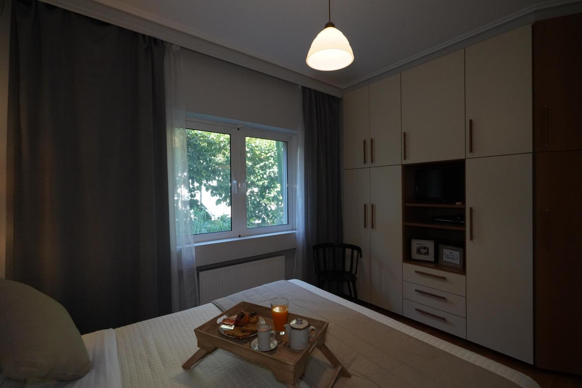 Garden Apartment Next To The Mall -Private Parking アテネ エクステリア 写真